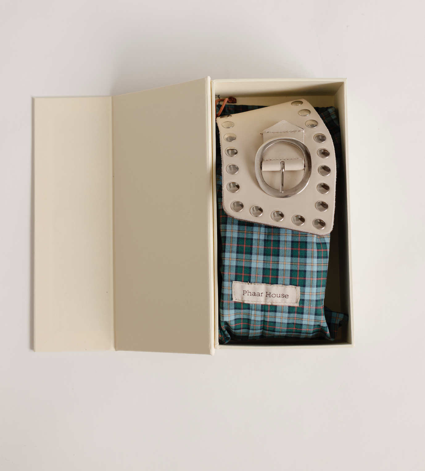 El Cinturón - Ivory